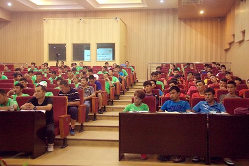 图教育部2016年全国青少年校园足球骨干师资国家级专项培训班新疆在我校开班