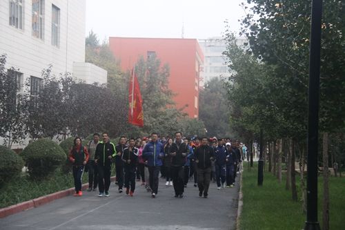 图体育学院举行“建设美丽新疆，共圆祖国梦想”主题升旗活动